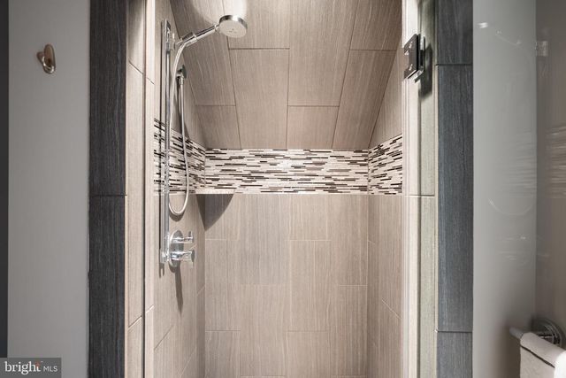 2687 AVENUE DU VLG, Bethlehem, PA 18015