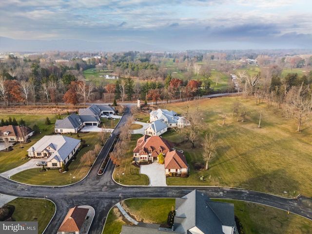 2687 AVENUE DU VLG, Bethlehem, PA 18015