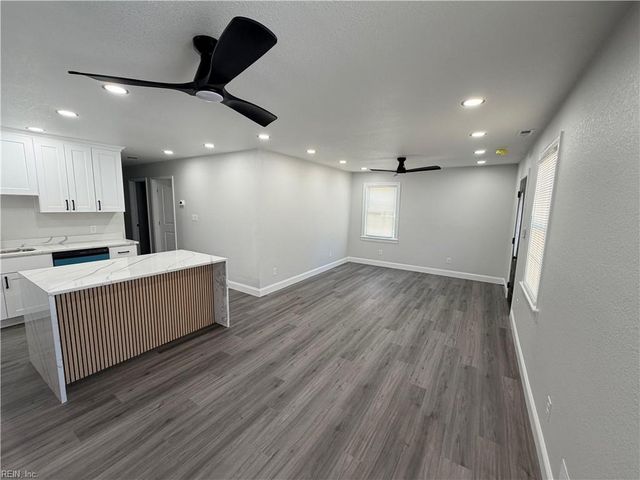 1938 Long Green LN, Hampton, VA 23663