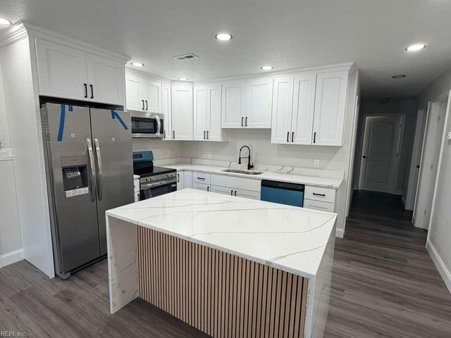 1938 Long Green LN, Hampton, VA 23663