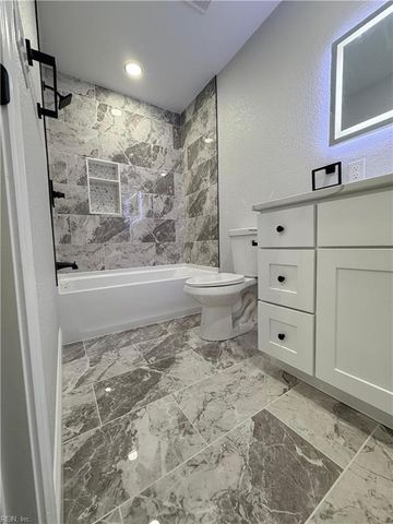 1938 Long Green LN, Hampton, VA 23663