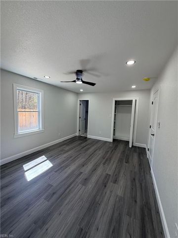 1938 Long Green LN, Hampton, VA 23663