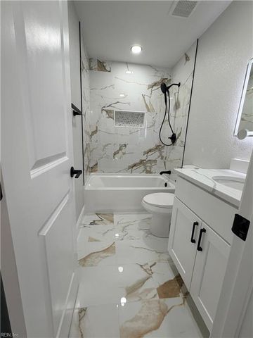 1938 Long Green LN, Hampton, VA 23663