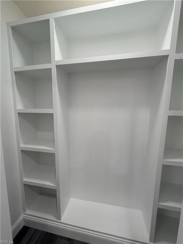 1938 Long Green LN, Hampton, VA 23663