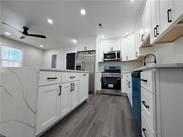 1938 Long Green LN, Hampton, VA 23663