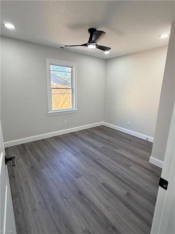 1938 Long Green LN, Hampton, VA 23663