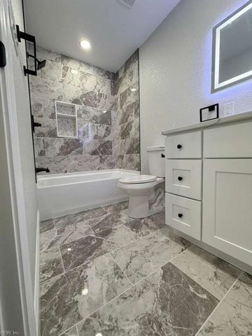 1938 Long Green LN, Hampton, VA 23663