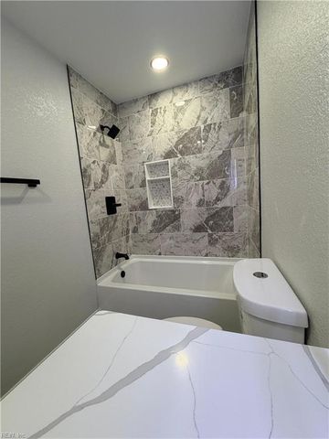 1938 Long Green LN, Hampton, VA 23663