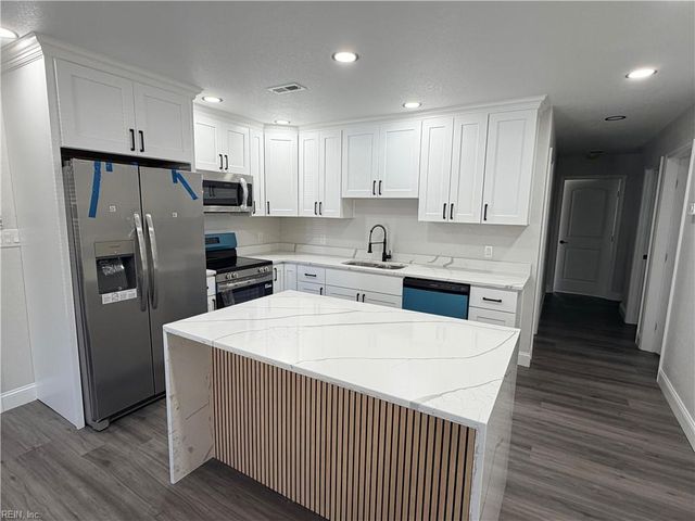 1938 Long Green LN, Hampton, VA 23663