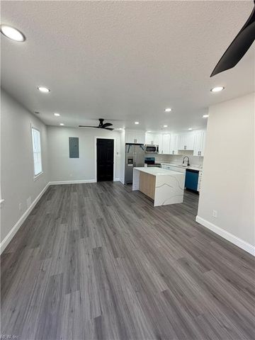 1938 Long Green LN, Hampton, VA 23663