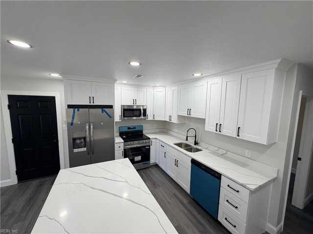 1938 Long Green LN, Hampton, VA 23663