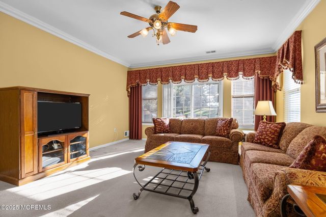 90 Minuteman Circle, Upper Freehold, NJ 08501