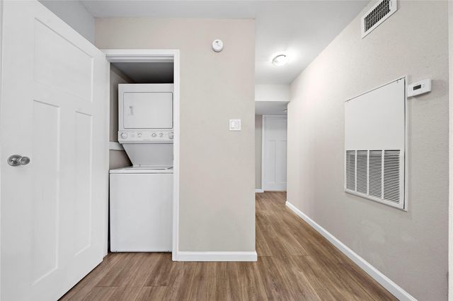 2750 Holly Hall Street 1608, Houston, TX 77054