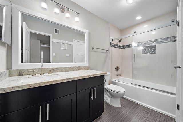 2750 Holly Hall Street 1608, Houston, TX 77054