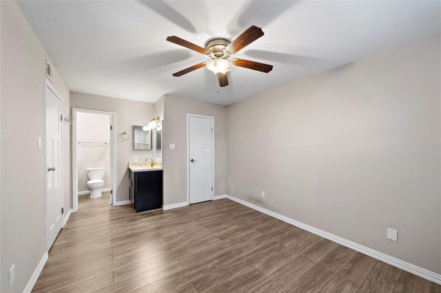 2750 Holly Hall Street 1608, Houston, TX 77054