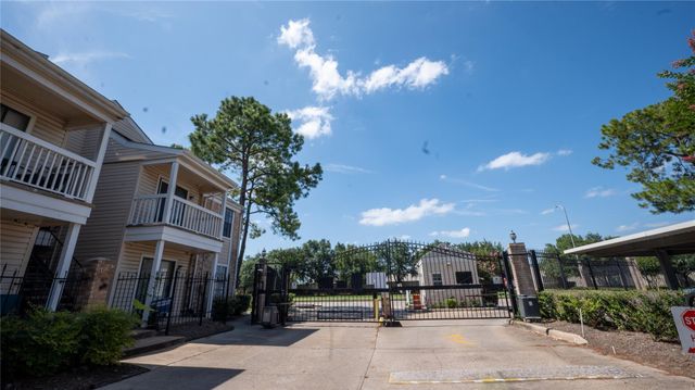 2750 Holly Hall Street 1608, Houston, TX 77054