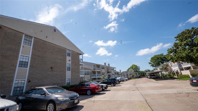 2750 Holly Hall Street 1608, Houston, TX 77054
