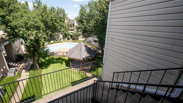 2750 Holly Hall Street 1608, Houston, TX 77054