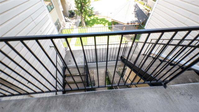 2750 Holly Hall Street 1608, Houston, TX 77054