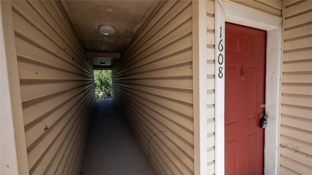 2750 Holly Hall Street 1608, Houston, TX 77054