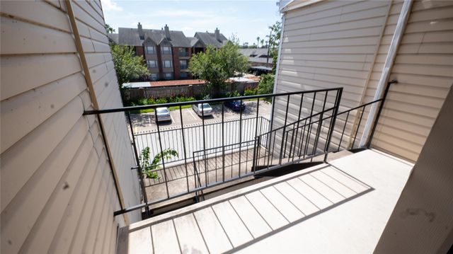 2750 Holly Hall Street 1608, Houston, TX 77054