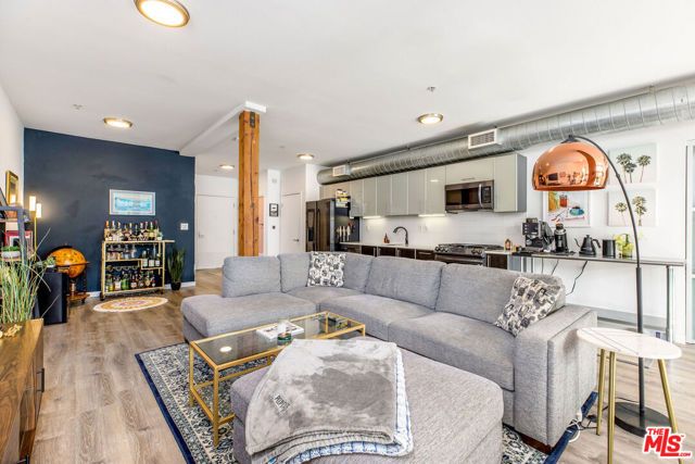 4215 Glencoe Avenue 206, Los Angeles, CA 90292