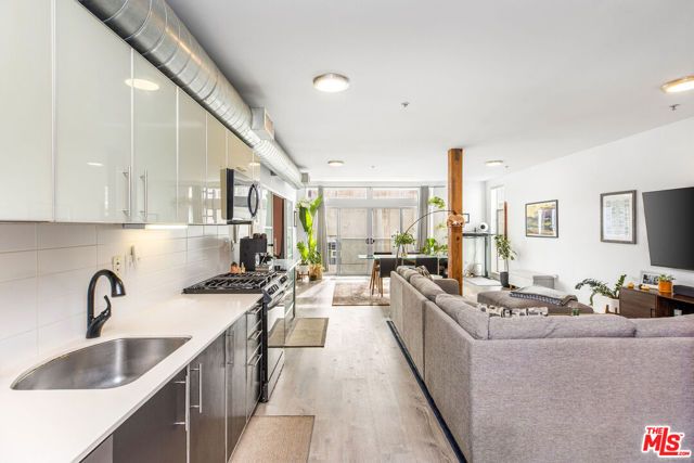 4215 Glencoe Avenue 206, Los Angeles, CA 90292