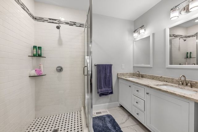 30 Gloucester St 30, Arlington, MA 02476