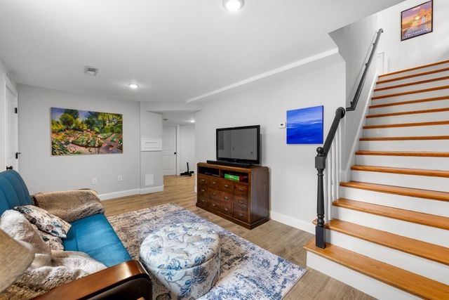 30 Gloucester St 30, Arlington, MA 02476