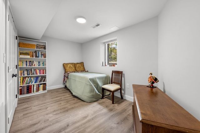 30 Gloucester St 30, Arlington, MA 02476
