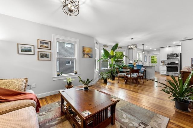 30 Gloucester St 30, Arlington, MA 02476
