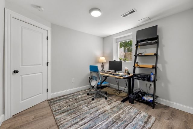 30 Gloucester St 30, Arlington, MA 02476