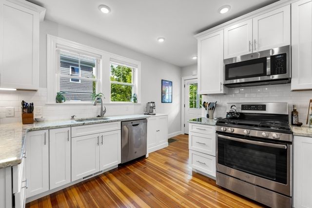30 Gloucester St 30, Arlington, MA 02476