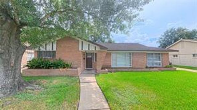 3727 Woodvalley Drive, Houston, TX 77025