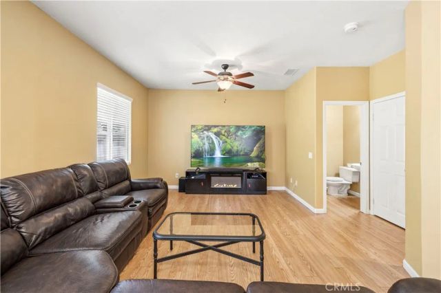 28637 Placerview Trail, Saugus, CA 91390
