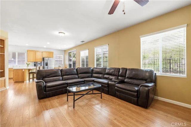 28637 Placerview Trail, Saugus, CA 91390