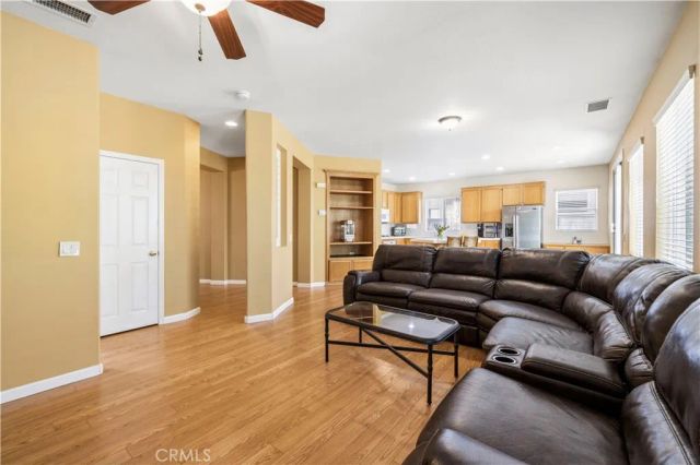 28637 Placerview Trail, Saugus, CA 91390