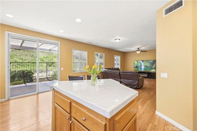 28637 Placerview Trail, Saugus, CA 91390