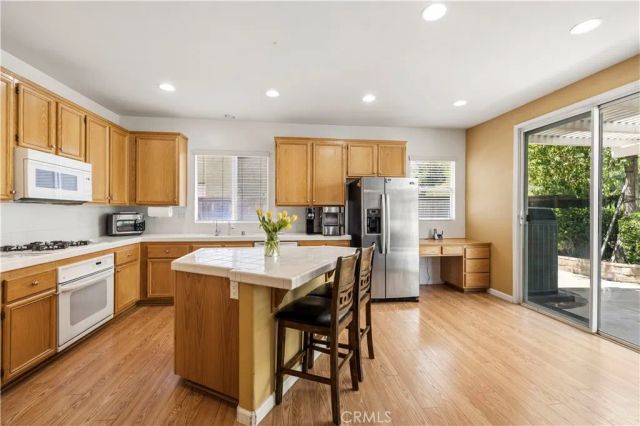 28637 Placerview Trail, Saugus, CA 91390