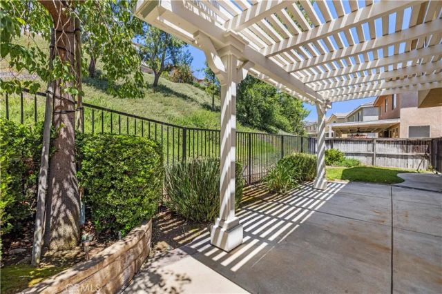 28637 Placerview Trail, Saugus, CA 91390