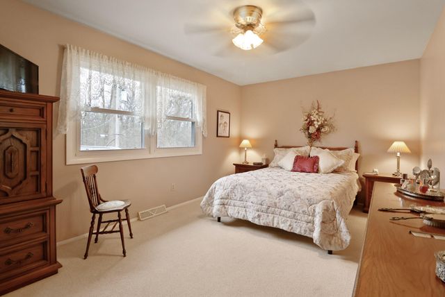 2930 Crabapple Lane, Hobart, IN 46342