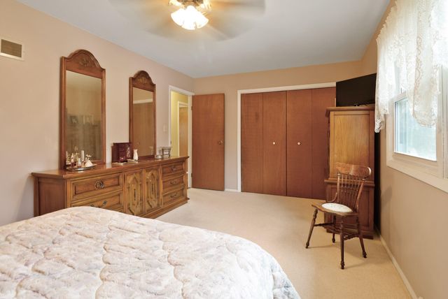 2930 Crabapple Lane, Hobart, IN 46342