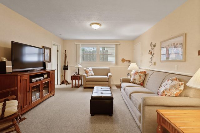 2930 Crabapple Lane, Hobart, IN 46342