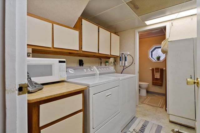 2930 Crabapple Lane, Hobart, IN 46342