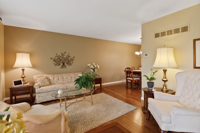 2930 Crabapple Lane, Hobart, IN 46342