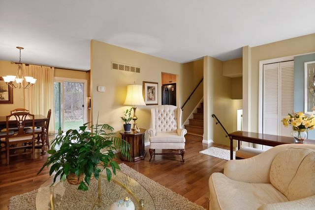 2930 Crabapple Lane, Hobart, IN 46342