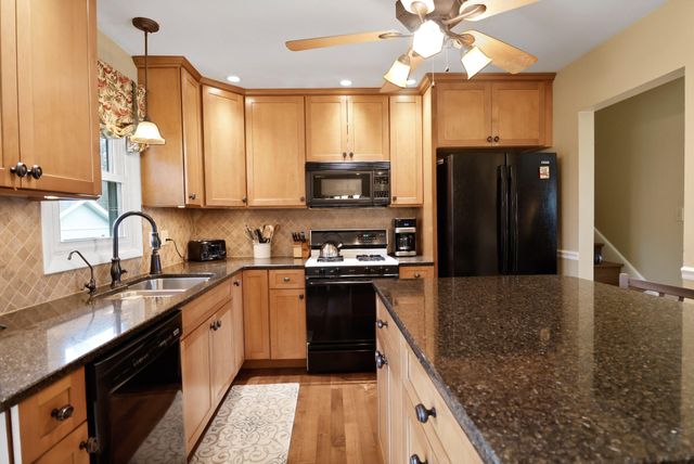 2930 Crabapple Lane, Hobart, IN 46342