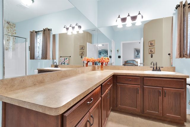 201 E Walker Street, Denison, TX 75021