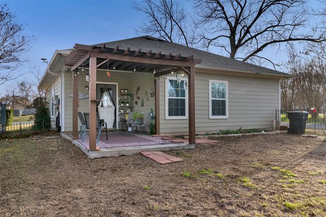 201 E Walker Street, Denison, TX 75021