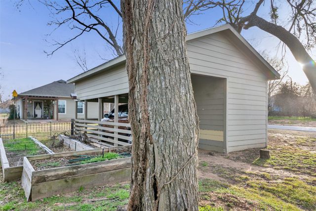 201 E Walker Street, Denison, TX 75021